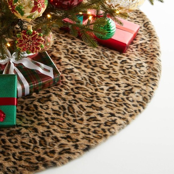 D. Stevens Faux Leopard Fur Tree Skirt - Picture 1 of 2